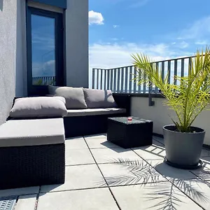  Apartment Sonnenwohnen Penthouse Direkt Bei U-bahn Und Therme Mit Anbindung Ins Zentrum
